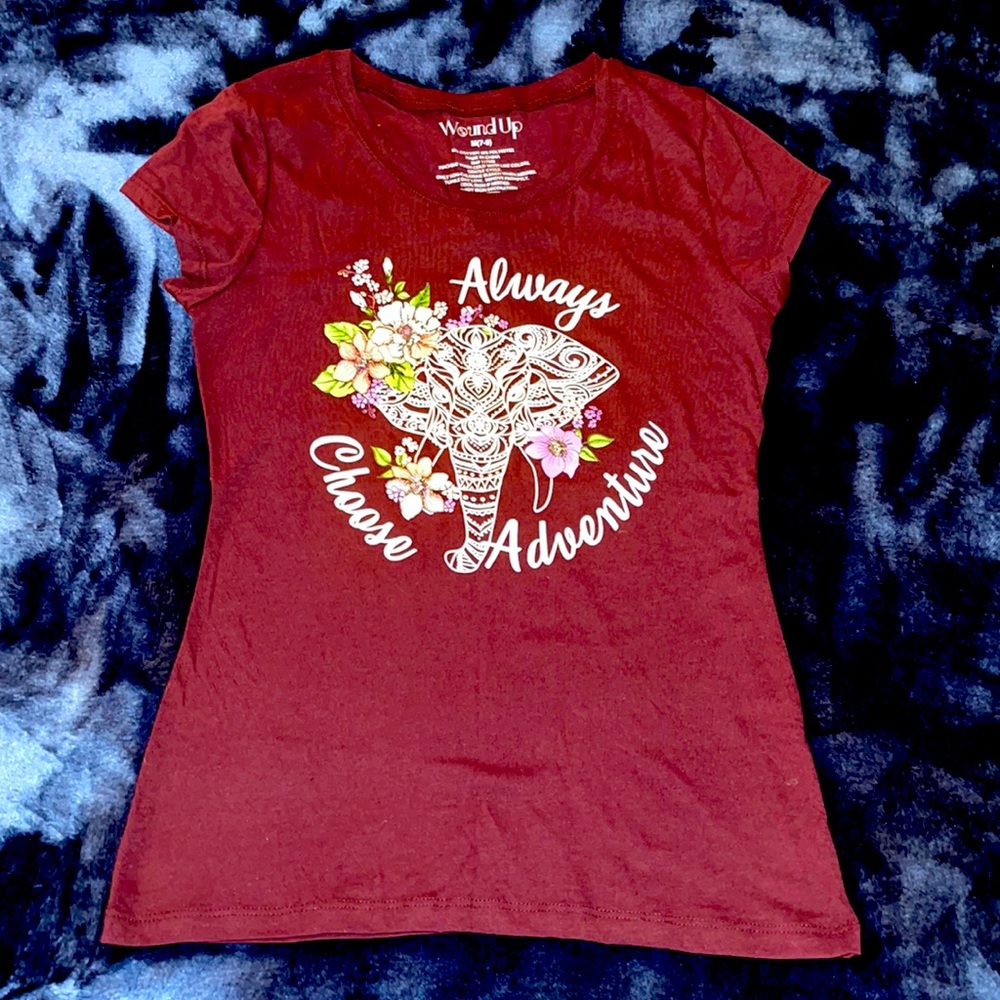 Elephant Graphic Tee Medium NWOT